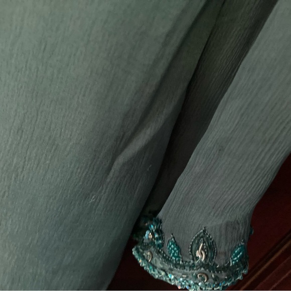 Periwinkle blue chiffon kameez with stones embroidered along neckline Size M - Picture 7 of 7